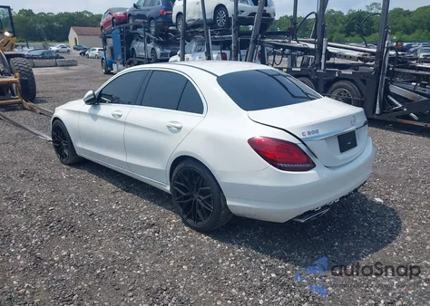 2019 Mercedes-Benz C 300 z USA, uszkodzony, nr VIN 55SWF8DB3KU293995